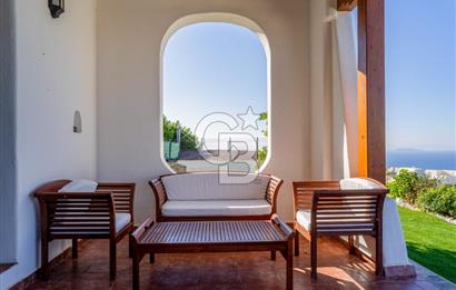 GÜMÜŞLÜK KOYUNBABA LEBİ DERYA MANZARALI BAHÇELİ MÜSTAKİL VİLLA