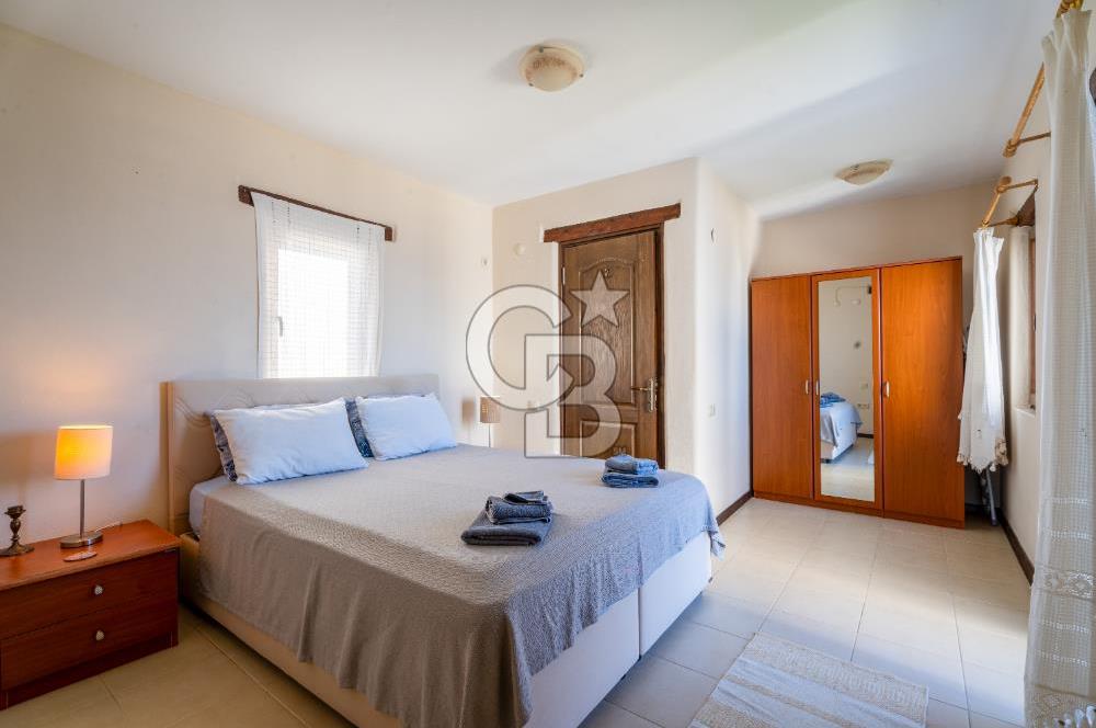 GÜMÜŞLÜK KOYUNBABA LEBİ DERYA MANZARALI BAHÇELİ MÜSTAKİL VİLLA