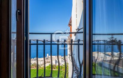 GÜMÜŞLÜK KOYUNBABA LEBİ DERYA MANZARALI BAHÇELİ MÜSTAKİL VİLLA