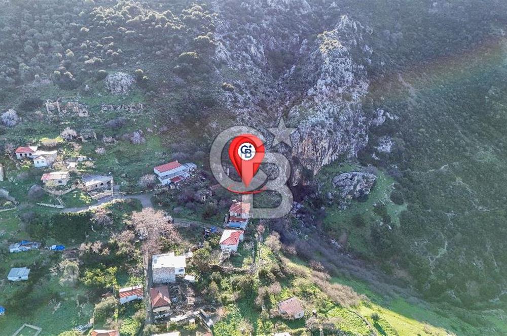 İzmir Karaburun Bozköy'de Satılık 506 m2 Kagir Ev ve Bahçe