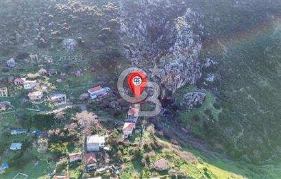 İzmir Karaburun Bozköy'de Satılık 506 m2 Kagir Ev ve Bahçe