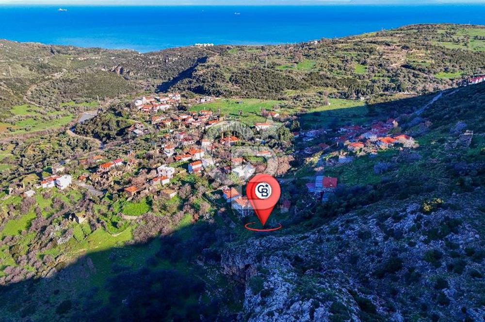 İzmir Karaburun Bozköy'de Satılık 506 m2 Kagir Ev ve Bahçe