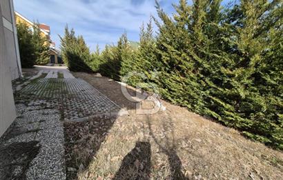 Gölbaşı'nda Natamam Villa: 7+1, Geniş Bahçe, Kooperatif Hissesi 