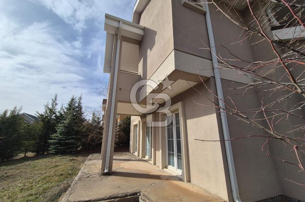 Gölbaşı'nda Natamam Villa: 7+1, Geniş Bahçe, Kooperatif Hissesi 