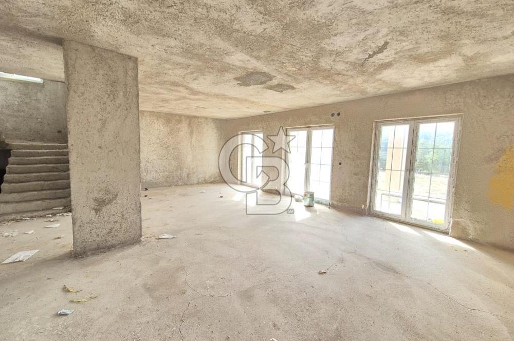 Gölbaşı'nda Natamam Villa: 7+1, Geniş Bahçe, Kooperatif Hissesi 