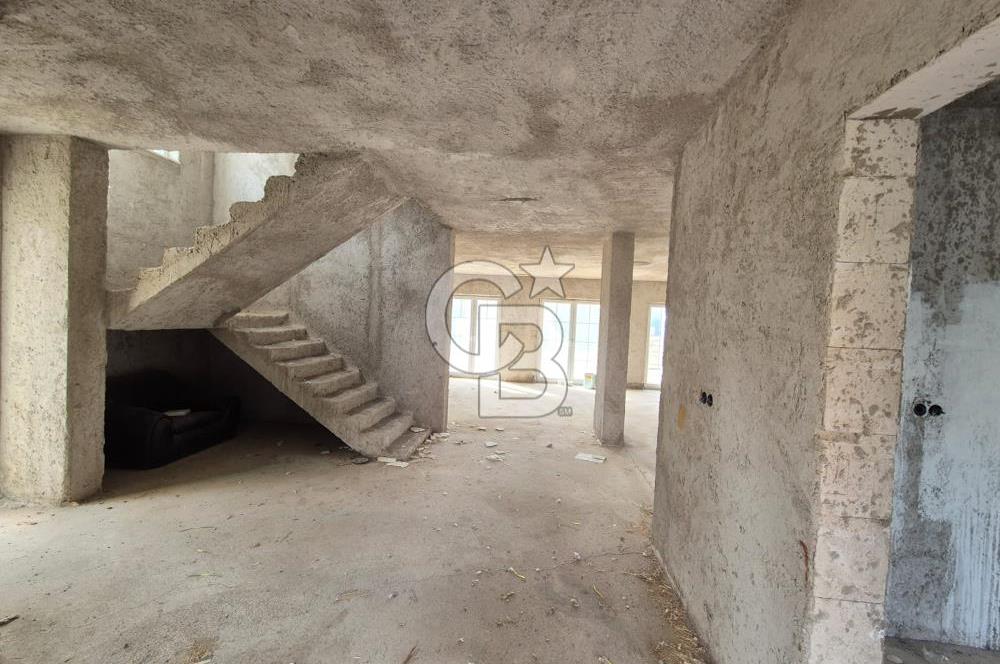 Gölbaşı'nda Natamam Villa: 7+1, Geniş Bahçe, Kooperatif Hissesi 