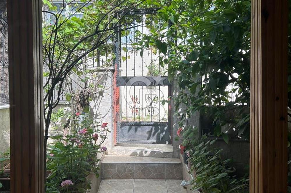 Eyüpsultan Topçularda Özel garajlı Bahçeli Müstakil Dubleks 