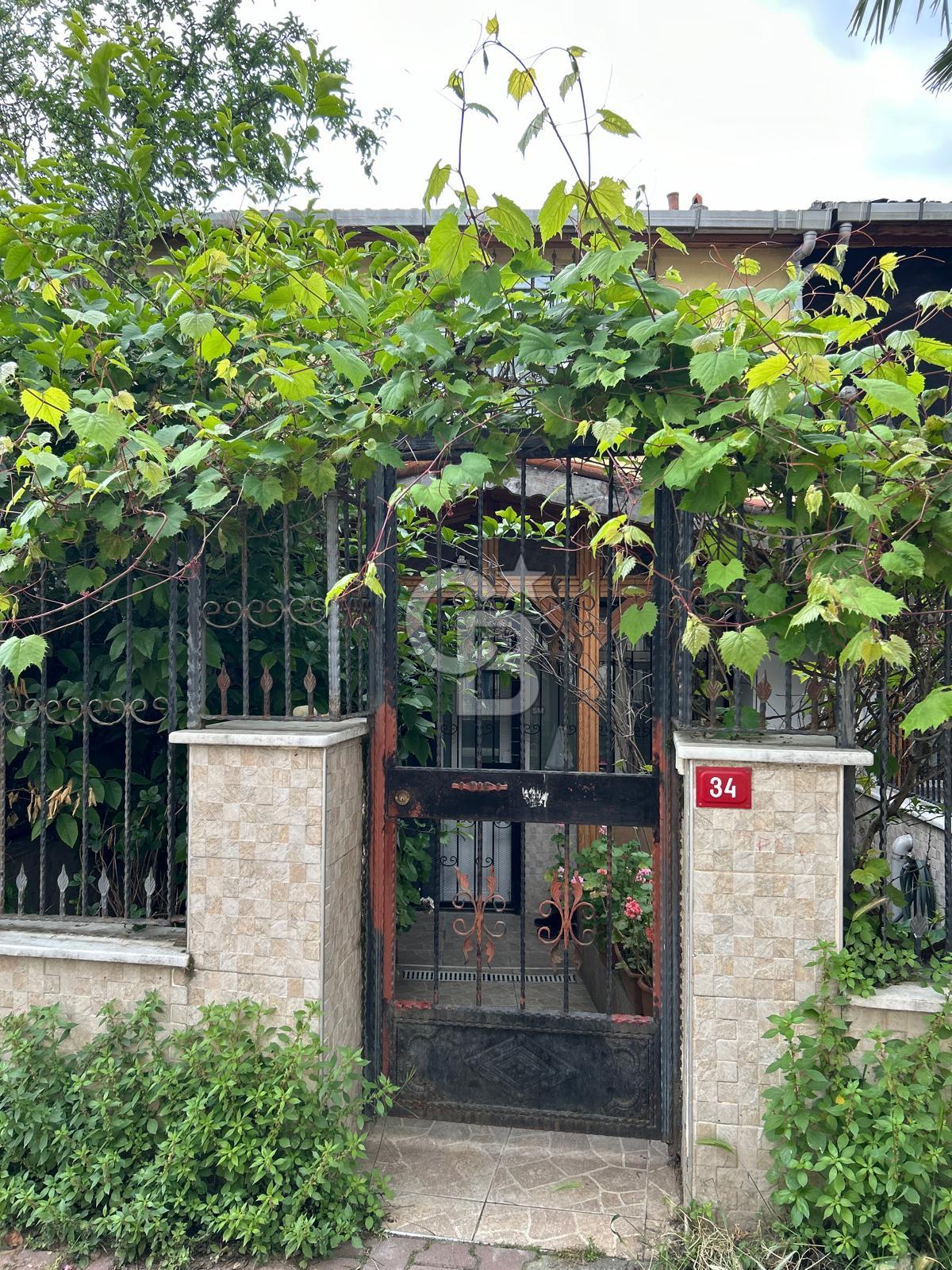 Eyüpsultan Topçularda Özel garajlı Bahçeli Müstakil Dubleks 