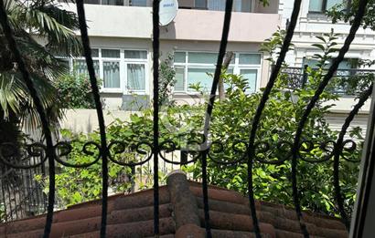 Eyüpsultan Topçularda Özel garajlı Bahçeli Müstakil Dubleks 