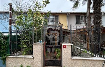 Eyüpsultan Topçularda Özel garajlı Bahçeli Müstakil Dubleks 