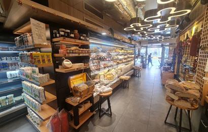 Acıbadem caddesi üzerinde devren kiralık şarküteri