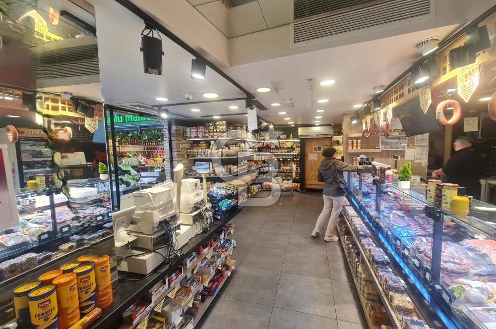 Acıbadem caddesi üzerinde devren kiralık şarküteri