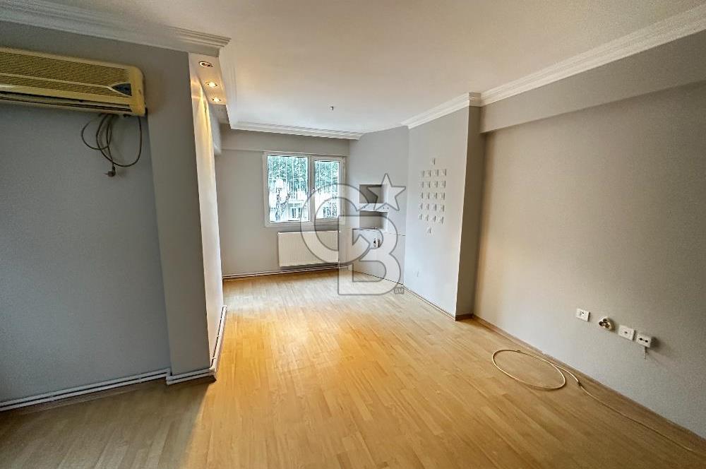 Bornova Kazım Dirik'te Tadilatlı 3+1 Kiralık Daire (125m²)