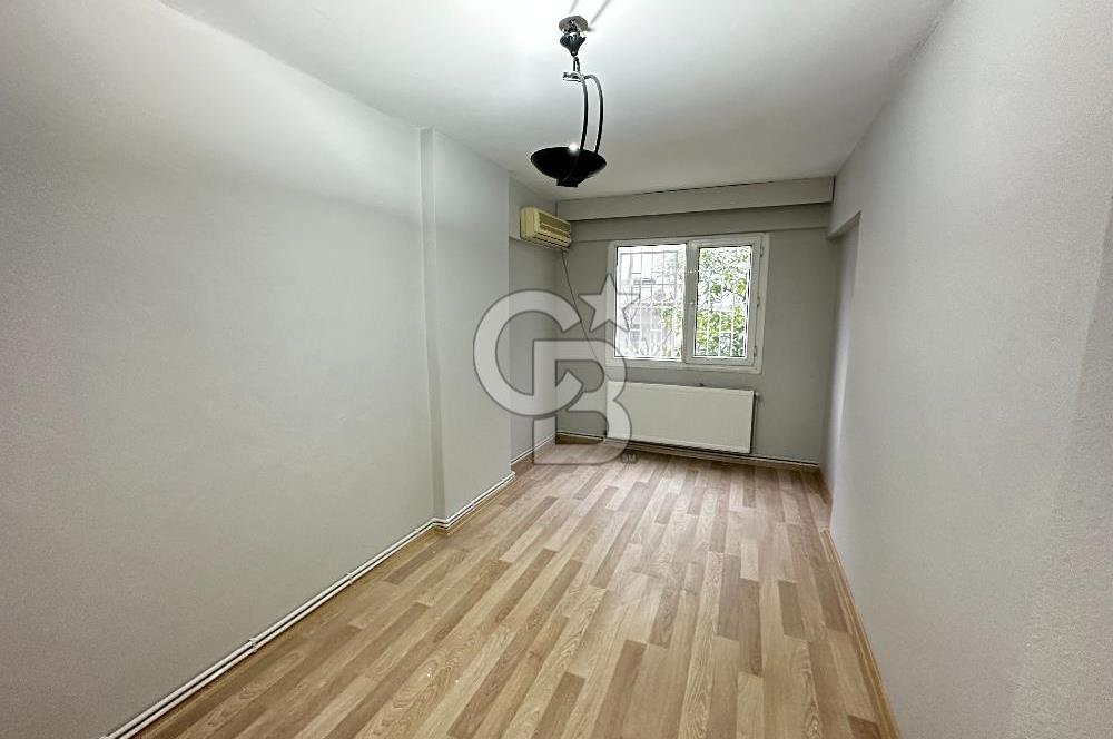 Bornova Kazım Dirik'te Tadilatlı 3+1 Kiralık Daire (125m²)