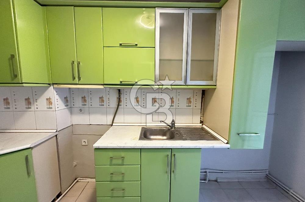 Bornova Kazım Dirik'te Tadilatlı 3+1 Kiralık Daire (125m²)