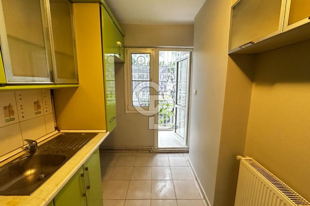 Bornova Kazım Dirik'te Tadilatlı 3+1 Kiralık Daire (125m²)