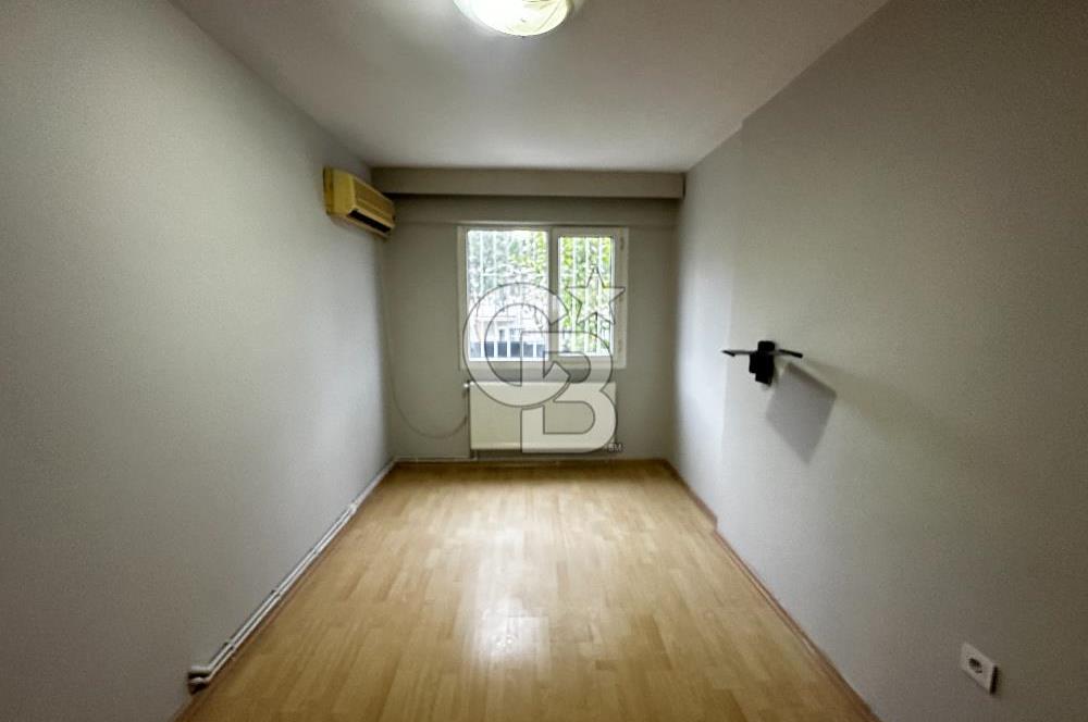 Bornova Kazım Dirik'te Tadilatlı 3+1 Kiralık Daire (125m²)