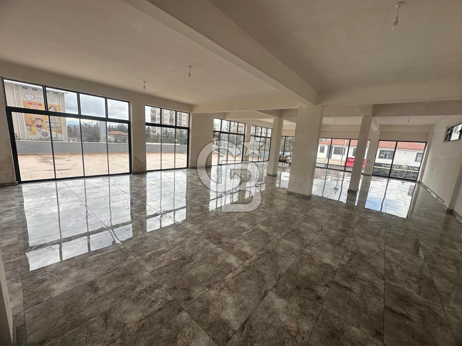 KAHRAMANKAZAN DEVLET HASTANESİ YAKININDA KİRALIK 700 m2 DÜKKAN