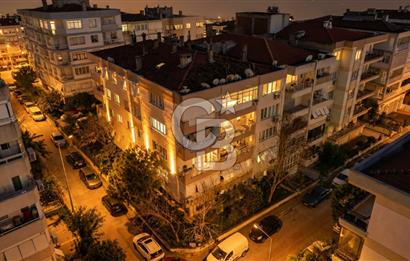 Bostanlı Şehitler Bulvarı Yakını Geniş Bahçeli 3+1 Satılık Daire