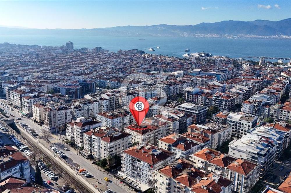 Bostanlı Şehitler Bulvarı Yakını Geniş Bahçeli 3+1 Satılık Daire