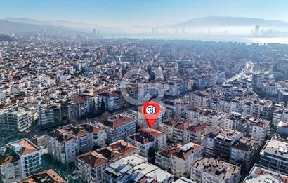 Bostanlı Şehitler Bulvarı Yakını Geniş Bahçeli 3+1 Satılık Daire