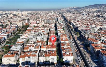 Bostanlı Şehitler Bulvarı Yakını Geniş Bahçeli 3+1 Satılık Daire