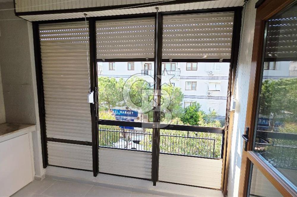 Karşıyaka Bostanlı Muharrem Candaş Sokak Kiralık 3+1 Daire