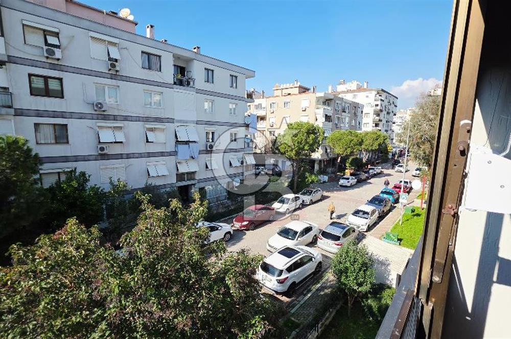 Karşıyaka Bostanlı Muharrem Candaş Sokak Kiralık 3+1 Daire