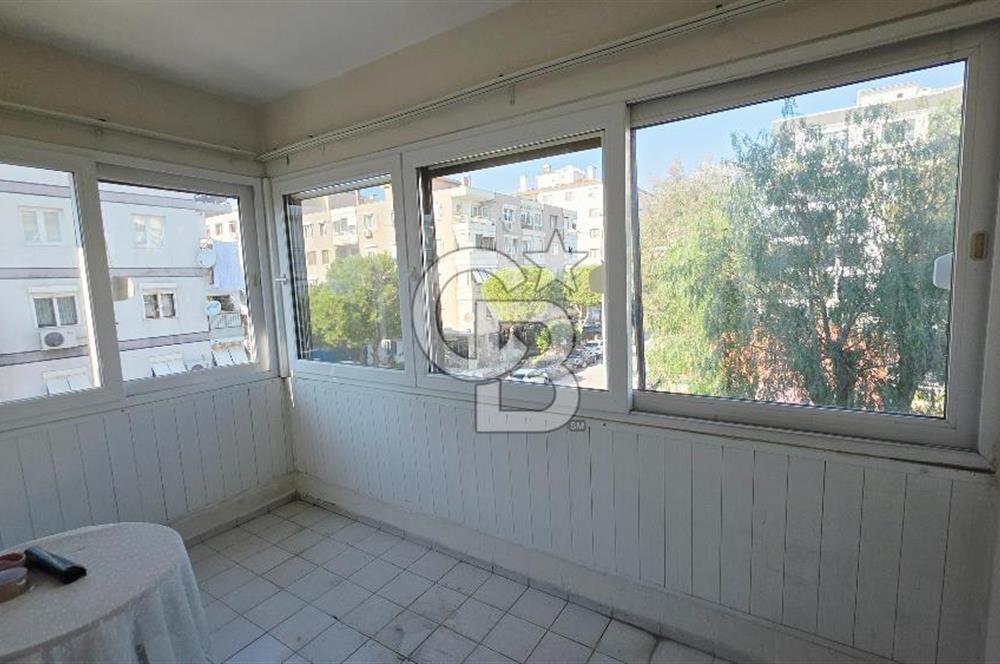 Karşıyaka Bostanlı Muharrem Candaş Sokak Kiralık 3+1 Daire