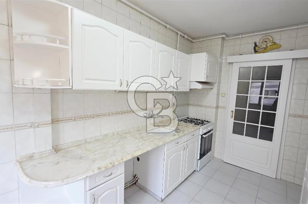 Karşıyaka Bostanlı Muharrem Candaş Sokak Kiralık 3+1 Daire