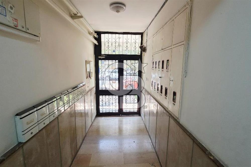 Karşıyaka Bostanlı Muharrem Candaş Sokak Kiralık 3+1 Daire