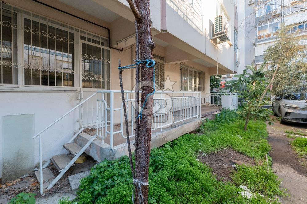 Bostanlı Şehitler Bulvarı Yakını Geniş Bahçeli 3+1 Satılık Daire