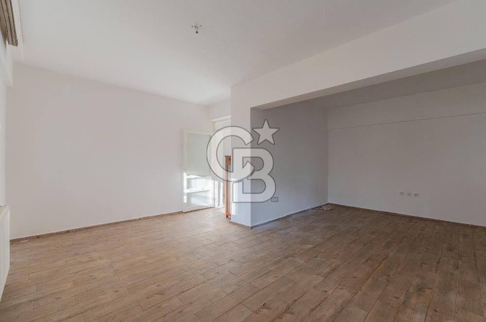 Bostanlı Şehitler Bulvarı Yakını Geniş Bahçeli 3+1 Satılık Daire