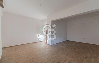 Bostanlı Şehitler Bulvarı Yakını Geniş Bahçeli 3+1 Satılık Daire