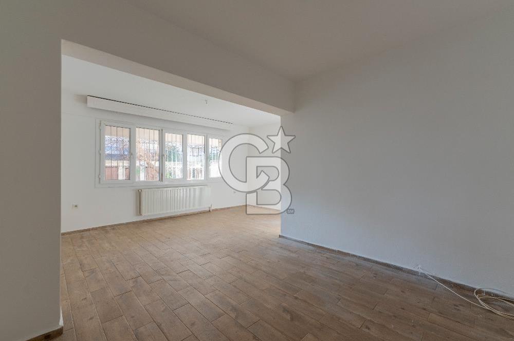 Bostanlı Şehitler Bulvarı Yakını Geniş Bahçeli 3+1 Satılık Daire