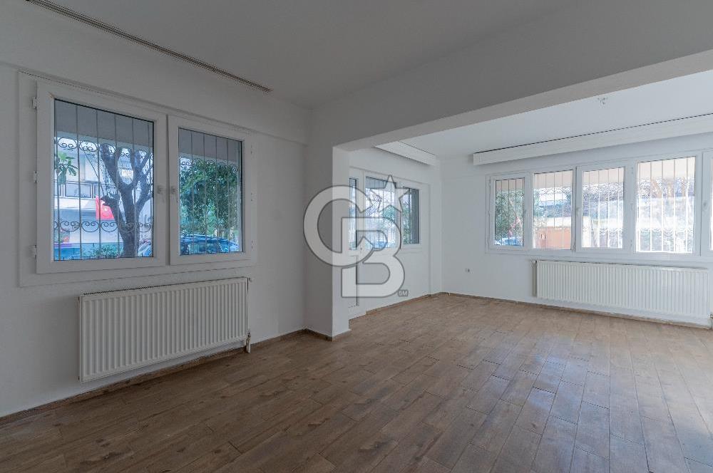 Bostanlı Şehitler Bulvarı Yakını Geniş Bahçeli 3+1 Satılık Daire