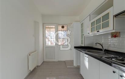 Bostanlı Şehitler Bulvarı Yakını Geniş Bahçeli 3+1 Satılık Daire