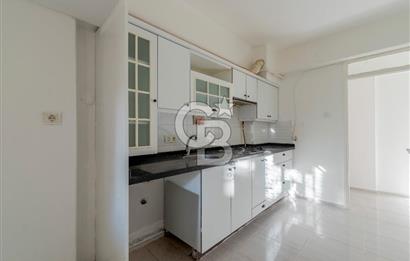 Bostanlı Şehitler Bulvarı Yakını Geniş Bahçeli 3+1 Satılık Daire