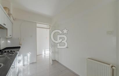 Bostanlı Şehitler Bulvarı Yakını Geniş Bahçeli 3+1 Satılık Daire