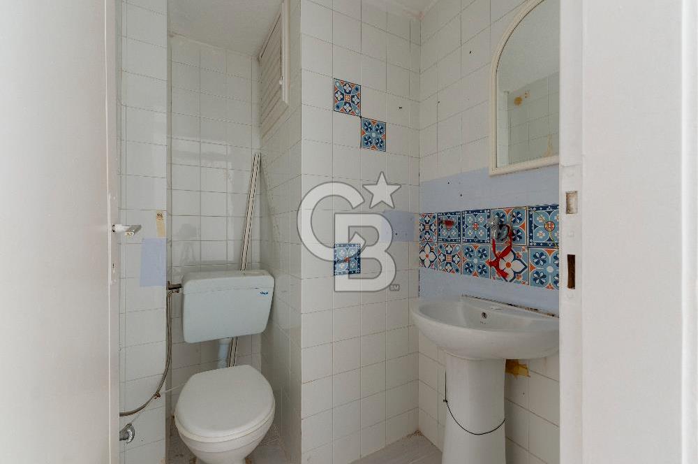 Bostanlı Şehitler Bulvarı Yakını Geniş Bahçeli 3+1 Satılık Daire