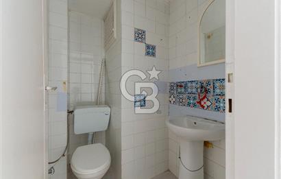 Bostanlı Şehitler Bulvarı Yakını Geniş Bahçeli 3+1 Satılık Daire