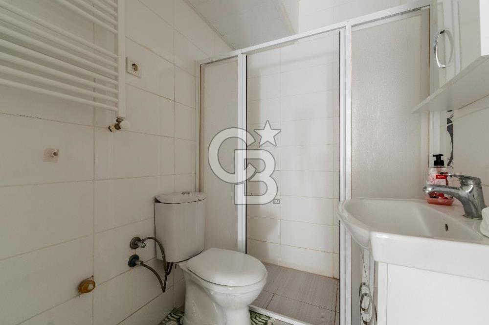 Bostanlı Şehitler Bulvarı Yakını Geniş Bahçeli 3+1 Satılık Daire