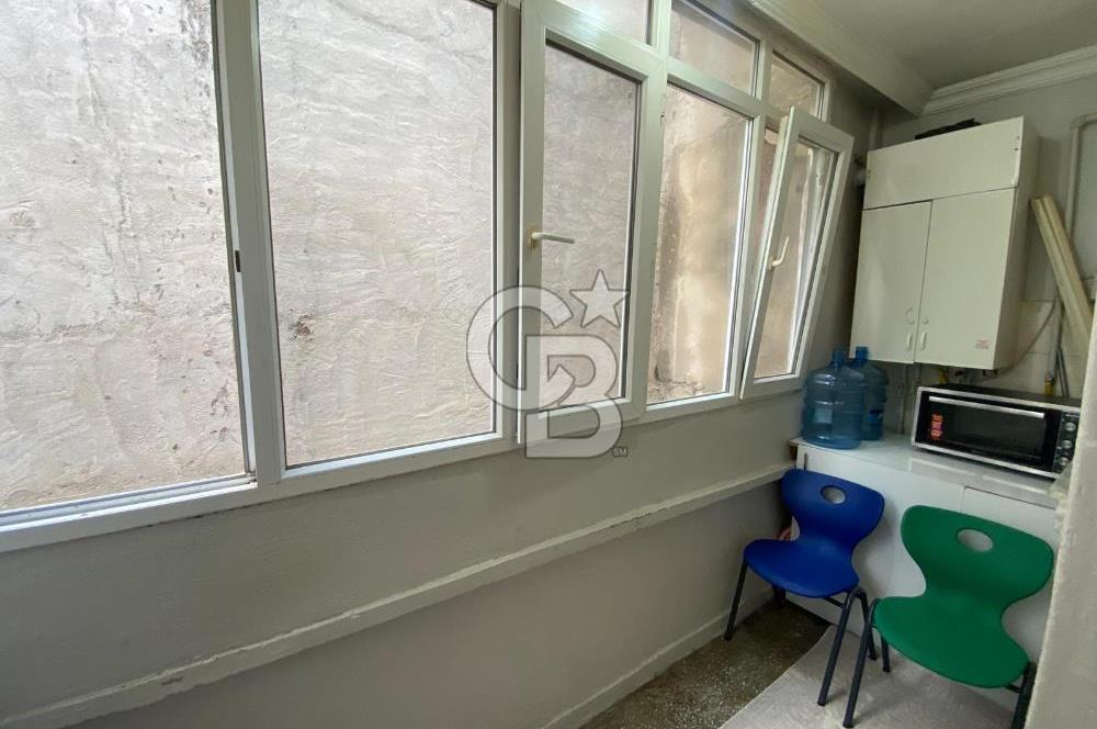 MUSELAND-KARABAĞLAR'DA MERKEZİ KONUMDA KOMPLE SATILIK BİNA