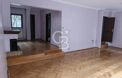 BARIŞ SİTESİNDE KİRALIK 6+1 TRİPLEKS VİLLA