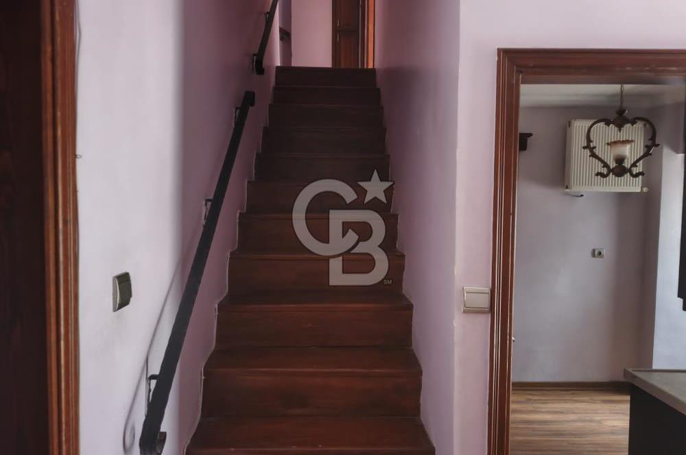 BARIŞ SİTESİNDE KİRALIK 6+1 TRİPLEKS VİLLA