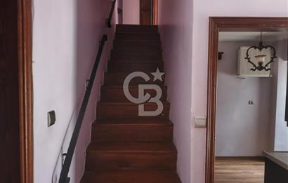 BARIŞ SİTESİNDE KİRALIK 6+1 TRİPLEKS VİLLA