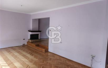 BARIŞ SİTESİNDE KİRALIK 6+1 TRİPLEKS VİLLA