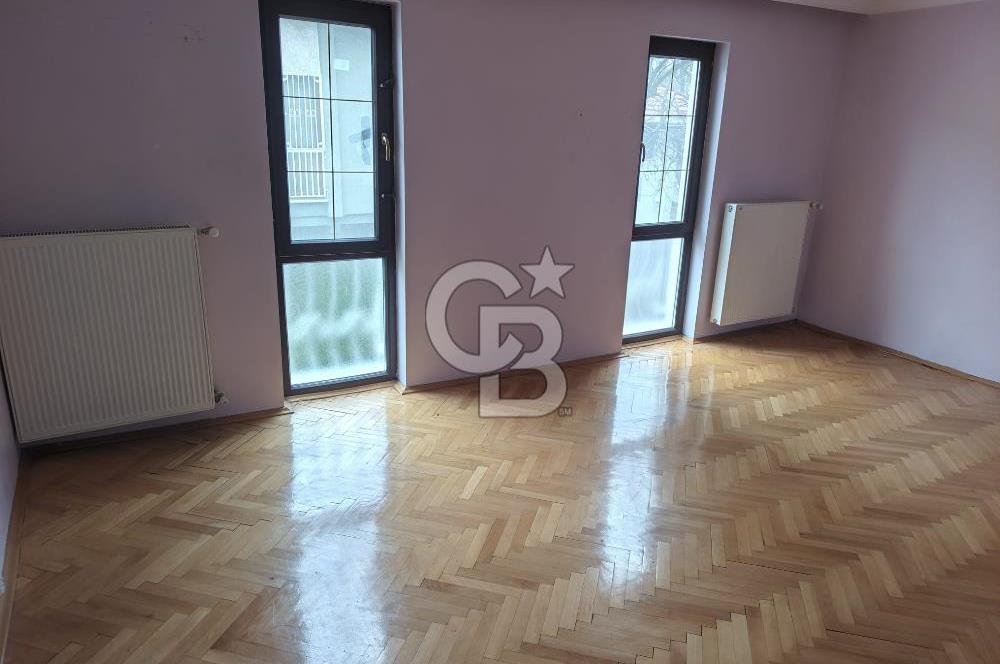 BARIŞ SİTESİNDE KİRALIK 6+1 TRİPLEKS VİLLA