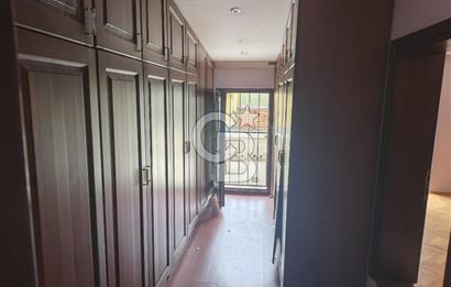 BARIŞ SİTESİNDE KİRALIK 6+1 TRİPLEKS VİLLA