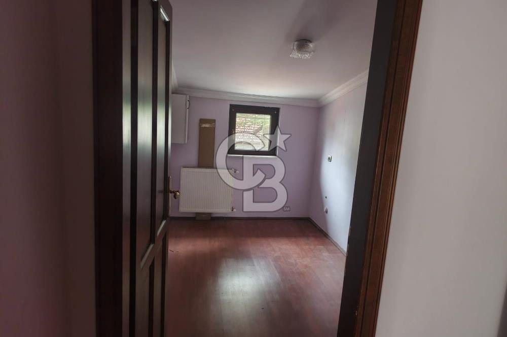 BARIŞ SİTESİNDE KİRALIK 6+1 TRİPLEKS VİLLA